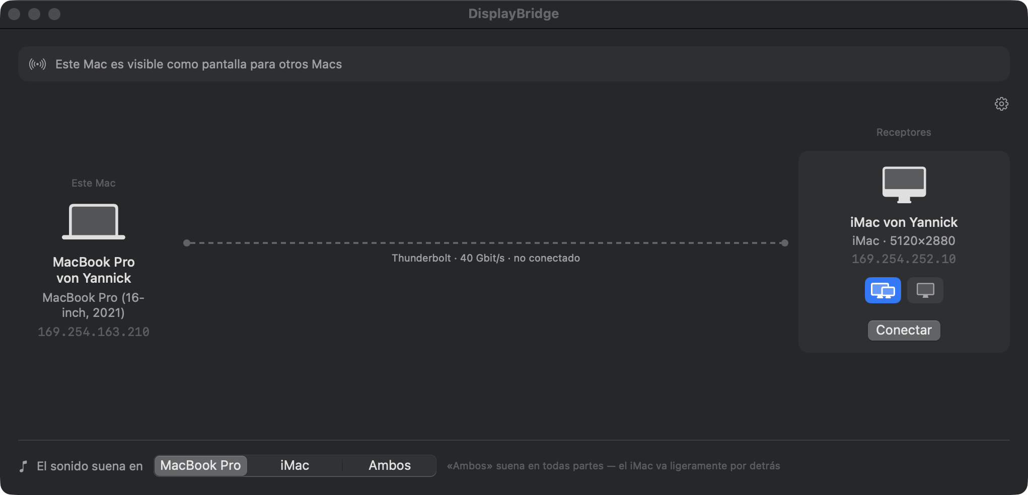 La ventana de DisplayBridge después de enchufar el cable: a la izquierda Este Mac, el MacBook Pro; en el centro una línea de puntos con Thunderbolt · 40 Gbit/s · no conectado; a la derecha, en Receptores, la tarjeta del iMac von Yannick, iMac · 5120×2880, con el botón Extender seleccionado, el botón Duplicar al lado y el botón Conectar. Abajo: El sonido suena en MacBook Pro, iMac o Ambos.
